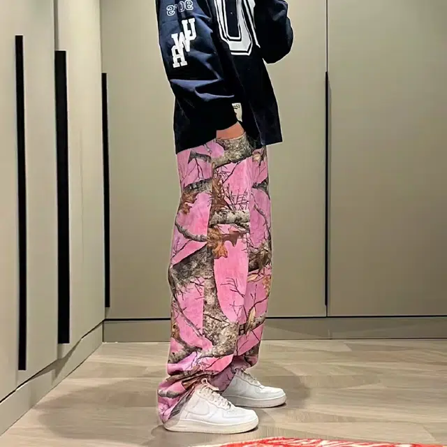 寻星记 美式高街粉色树枝涂鸦印花宽松直筒长裤牛仔裤 男女同款