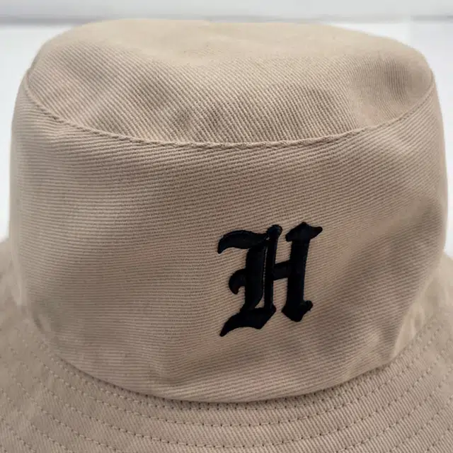 HARDY HARDY Logo