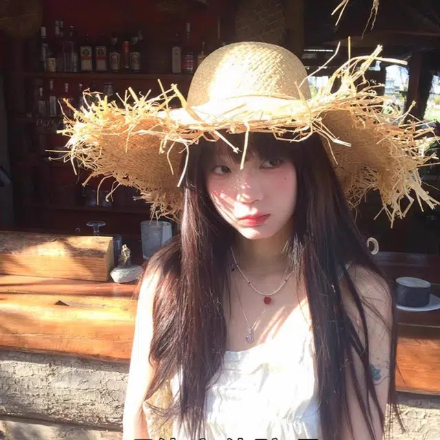 艾佳微 夏天出游度假风拉菲草大檐遮阳防晒毛边户外出游沙滩 草编 草帽 男女同款情侣款