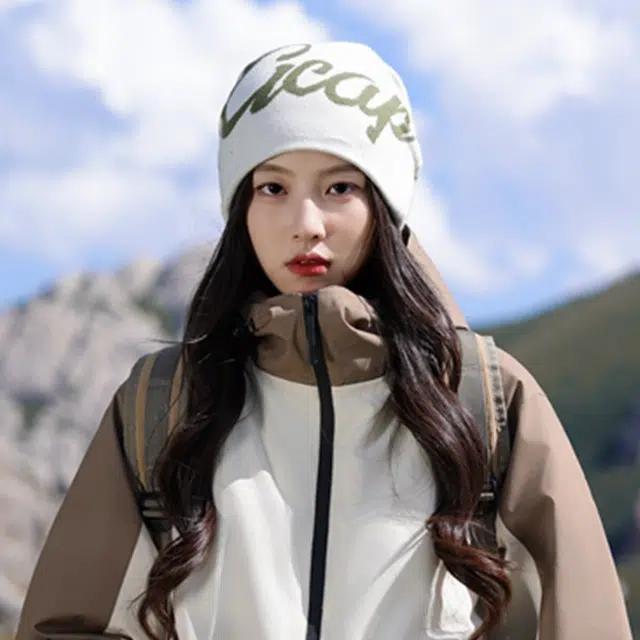 艾佳微 日常通勤户外登山运动徒步旅游美式针织字母保暖护耳大头围显脸 棉 帽子 男女同款情侣款