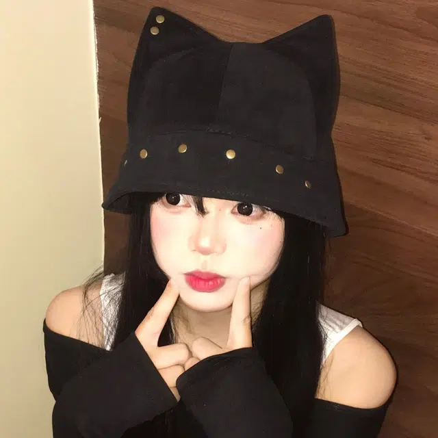 艾佳微 可爱立体猫耳朵铆钉渔夫帽百搭显脸小盆帽显脸小子 棉 帽子 男女同款情侣款