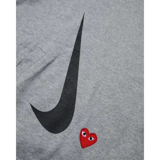CDG Play Nike Logo