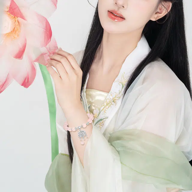 老银坊 溏心铃花平安锁 新中式招桃花如意锁吊坠转运珠 森系甜美小众 玛瑙 玉石手串 女款
