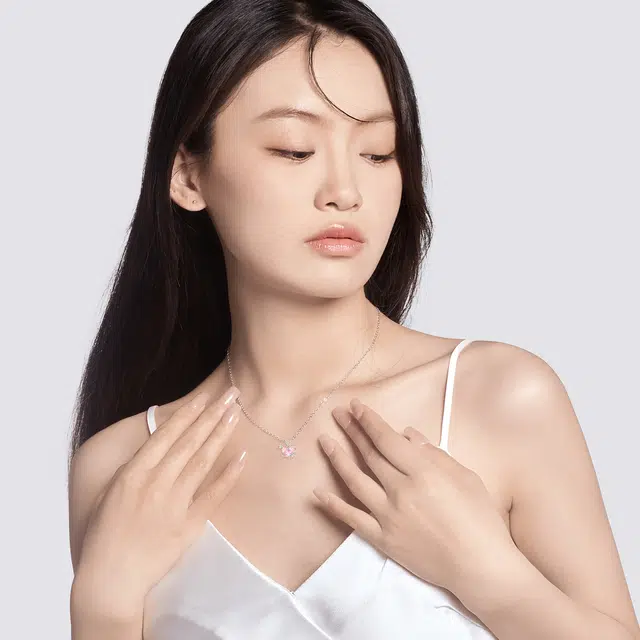 老银坊 恋爱心球 纯银粉锆爱心吊坠 甜美少女心可爱颈链 个性小众设计浪漫俏皮锁骨链素链 赠耳钉礼盒装 足银 项链 女款