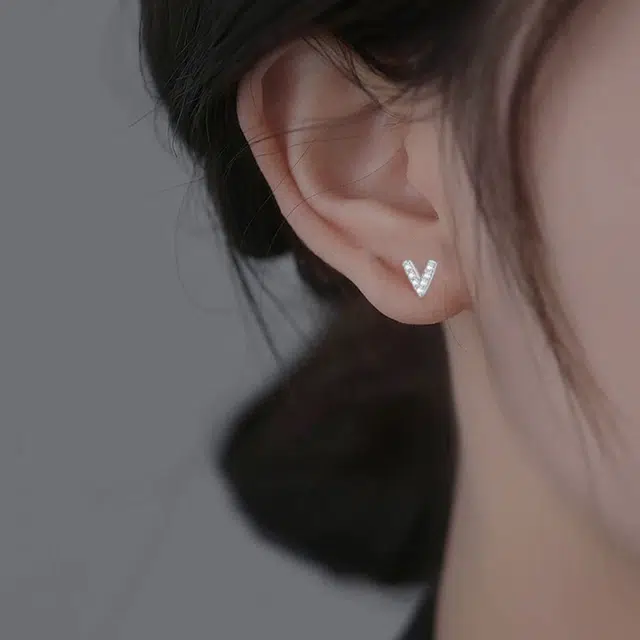 V ins 999