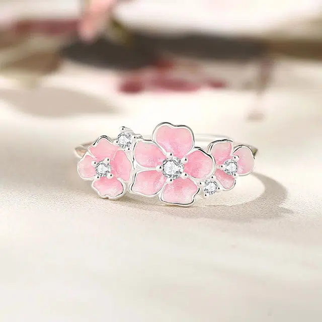 925