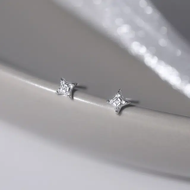 990