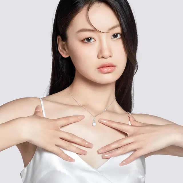 老银坊 足银蝴蝶玉石吊坠 轻奢小众精致款锁骨链 优雅简约通勤百搭颈链 高级感气质配饰#好运 玉髓 项链 女款