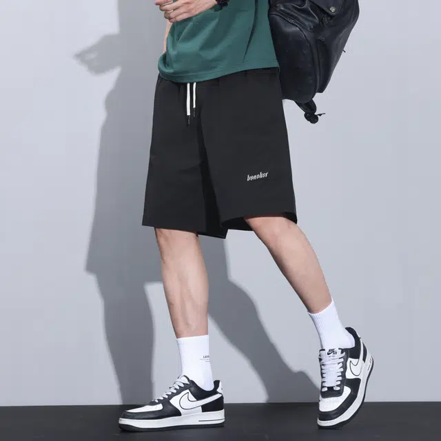 协协乐 高街风冰丝凉感夏季薄款宽松五分中裤运动速干通勤休闲短裤 男款
