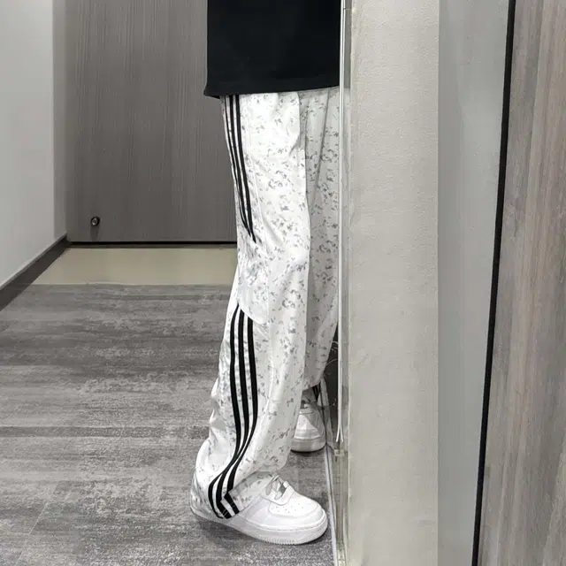 SPONGEBOB SQUAREPANTS vibe