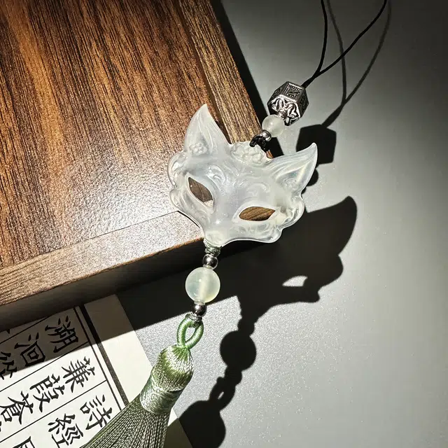 {正缘桃花、月老赐福} 唐之饰 新创意设计白狐面具精致高级感车内汉服配件本命年招财纳福天然 岫玉（蛇纹石玉） 挂件 男女同款情侣款