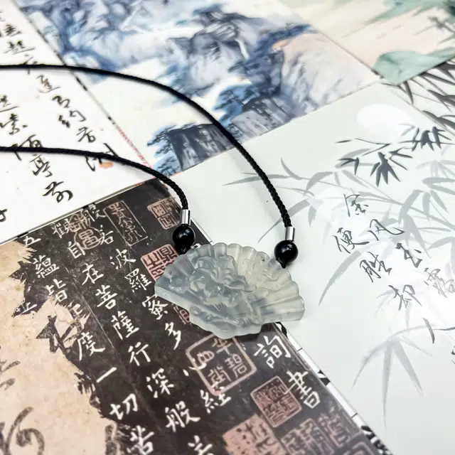 【高冰白品质】 唐之饰 蝴蝶梅花扇子吊坠 新中式国风复古国潮 小众百搭 四大名玉 岫玉（蛇纹石玉） 项链 男女同款情侣款