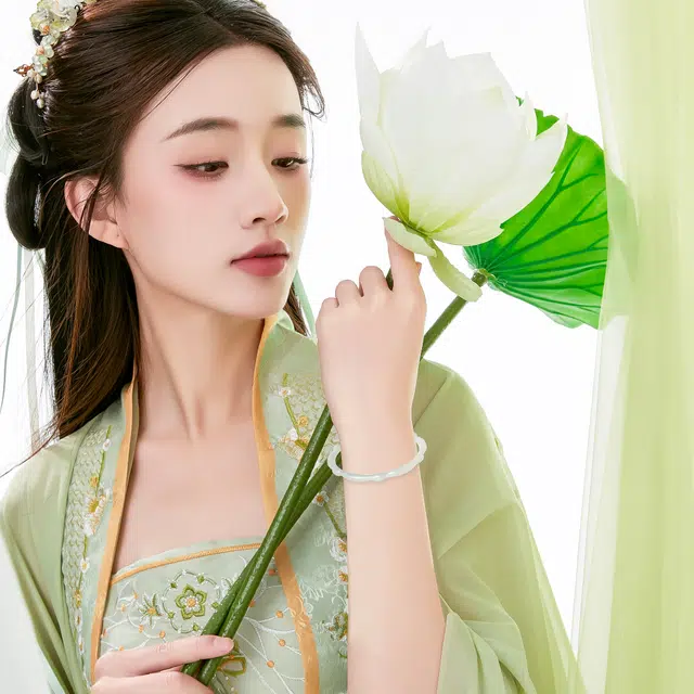 唐之饰 新中式国风白月光竹节叮当镯 国潮旗袍汉服节节高升平安简约精致优雅气质 夏日清凉佩戴 玉髓 手镯 女款 古风礼盒 一物一证