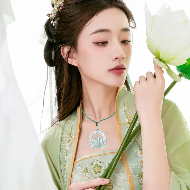 唐之饰 高品质光环莲花坐佛吊坠 好运莲莲 饰饰如意 新中式国风时尚优雅百搭#好运 岫玉（蛇纹石玉） 项链 女款