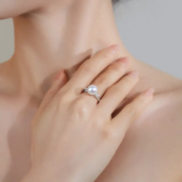 ME LUXE 18K Akoya