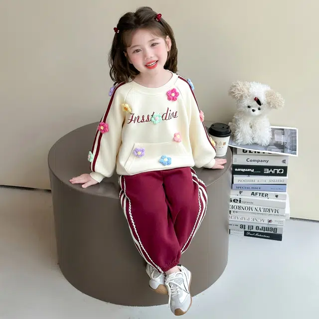 浪莎休闲运动套装 春秋 时尚彩色花朵两件套 杏色 中小童