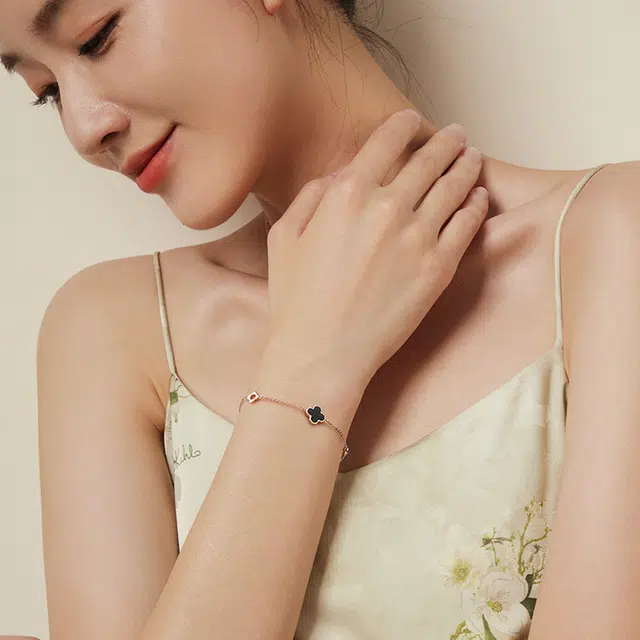 ins 18K