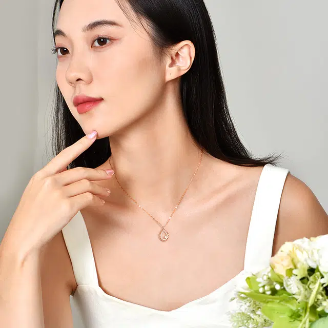 吉智 优雅 水滴 设计感 合成立方氧化锆 项链 女款