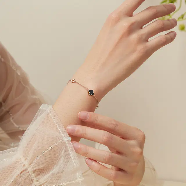 ins 18K