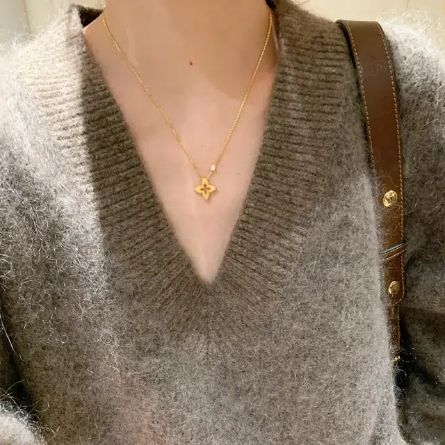 S925