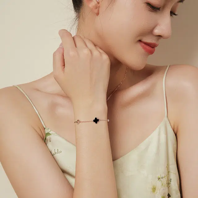 ins 18K