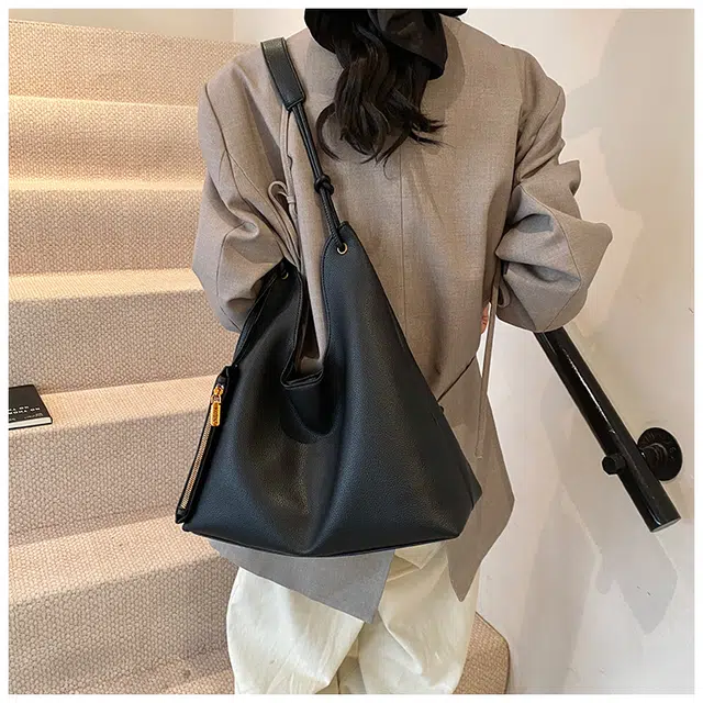 NX DOUGHNUT PU Tote