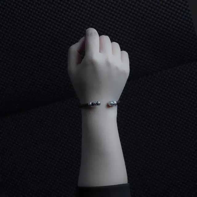 S925