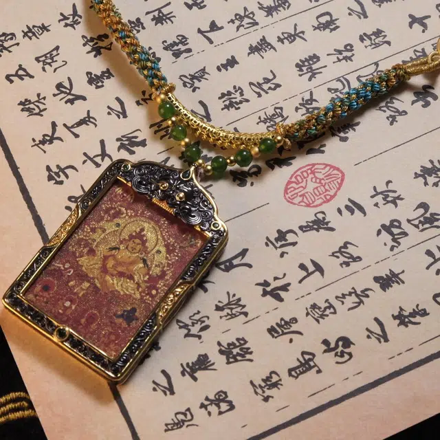 【招财进宝运气好】 睦珦 锦上添花 黄财神唐卡诸事顺利平安喜乐 八方来财福禄吉祥小众#好运 合金 项链 男女同款情侣款