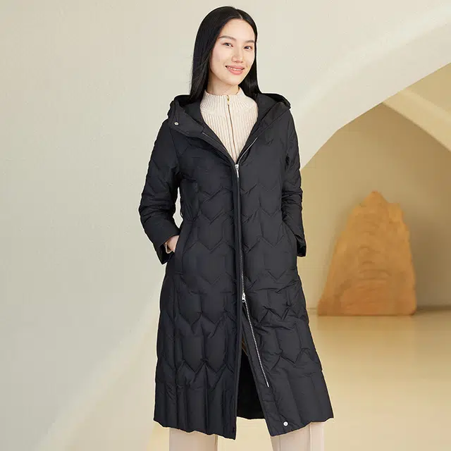 波司登 轻薄连帽长款纯色常规长袖通勤羽绒服 女款