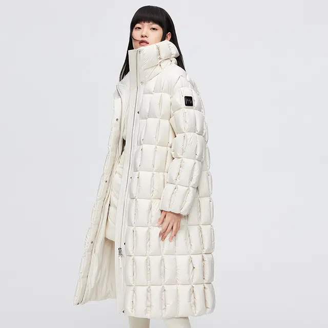 波司登 高定立领小廓形常规长袖羽绒服 女款