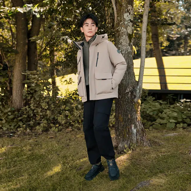 波司登 时尚休闲连帽工装风羽绒服 男款