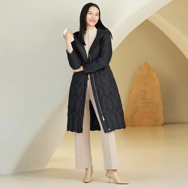 波司登 轻薄连帽长款纯色常规长袖通勤羽绒服 女款