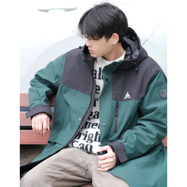 波司登 户外机能防风透气蓄热升温胸贴袋宽松双侧大口袋撞色抽绳连帽夹克外套 男女同款