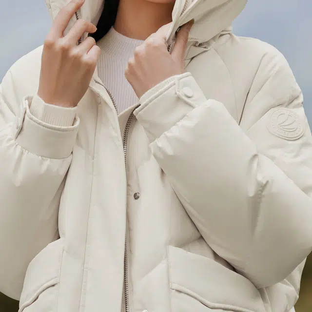 波司登 双侧大口袋绗缝连帽宽松长款羽绒服 女款