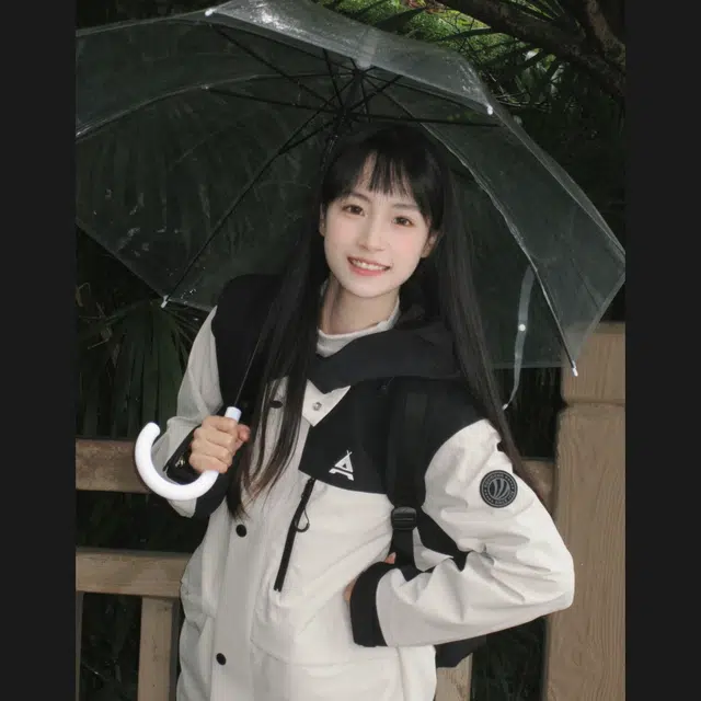 波司登 户外机能防风透气蓄热升温胸贴袋宽松双侧大口袋撞色抽绳连帽夹克外套 男女同款