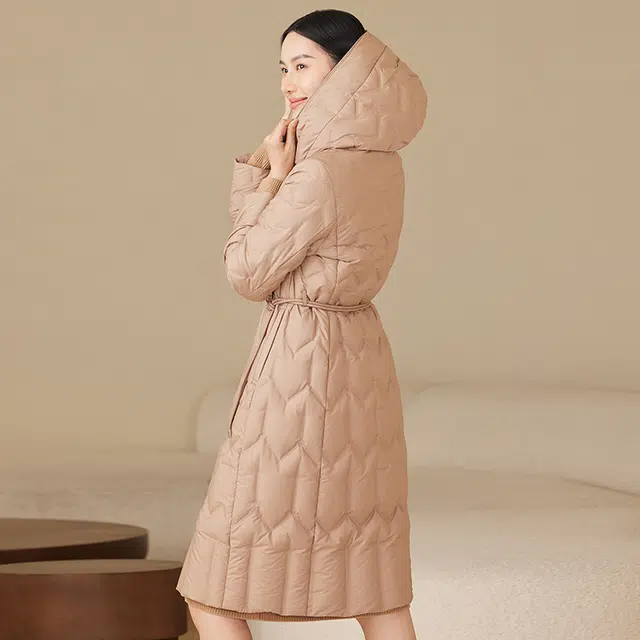 波司登 轻薄连帽长款纯色常规长袖通勤羽绒服 女款