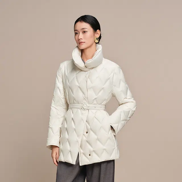 波司登 宽松翻领收腰亲肤舒适羽绒服 女款