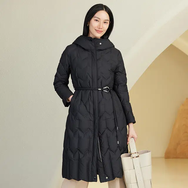 波司登 轻薄连帽长款纯色常规长袖通勤羽绒服 女款