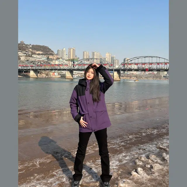 波司登 户外机能防风透气蓄热升温胸贴袋宽松双侧大口袋撞色抽绳连帽夹克外套 男女同款
