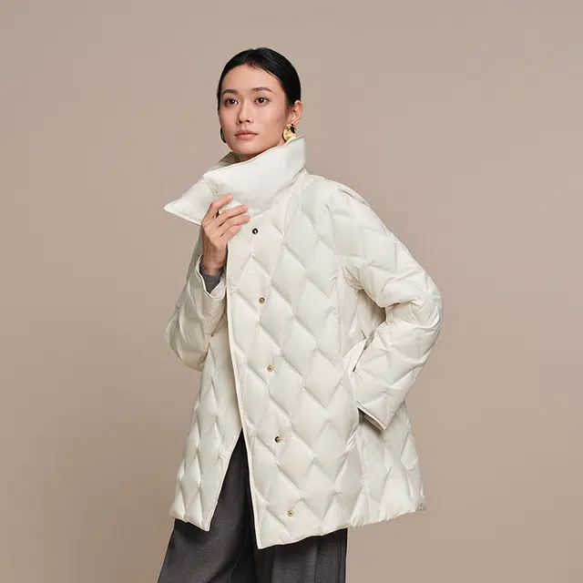 波司登 宽松翻领收腰亲肤舒适羽绒服 女款