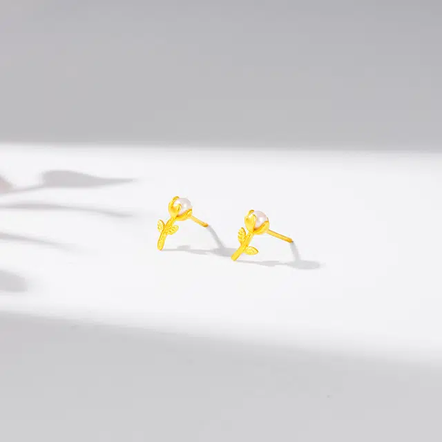 999