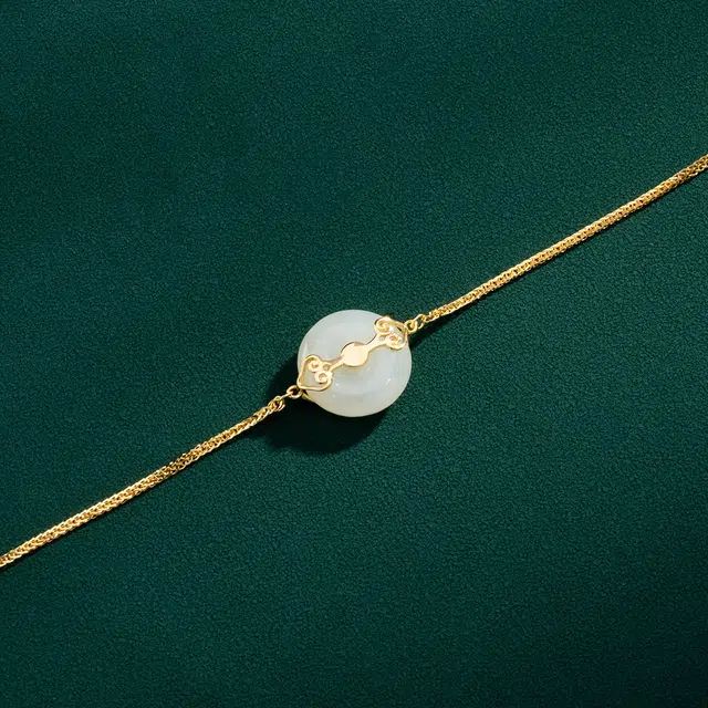 925