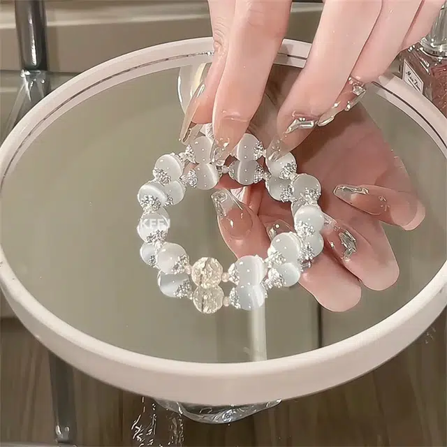 豫银 冰川之息 • 雪域光芒系列冰川之泪晶莹剔透银色饰花清凉高雅沁人心脾寒冰魅力 猫眼石 手串 男女同款情侣款