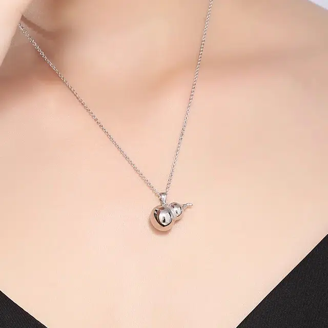 凤瑞麟 光面葫芦 简单大方 铂金 吊坠 女款