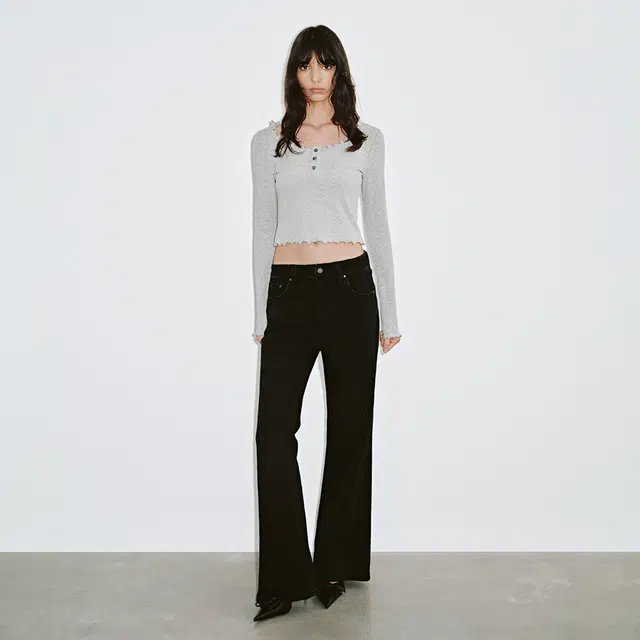 URBAN REVIVO Simple Casual Buttoned Long Sleeve T-Shirt