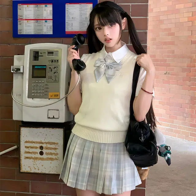 兔半眠 学院风甜妹马甲翻领衬衫短袖浅格裙制服 女款 套装（奶杏马甲+短袖修身衬衫+月见裙子）