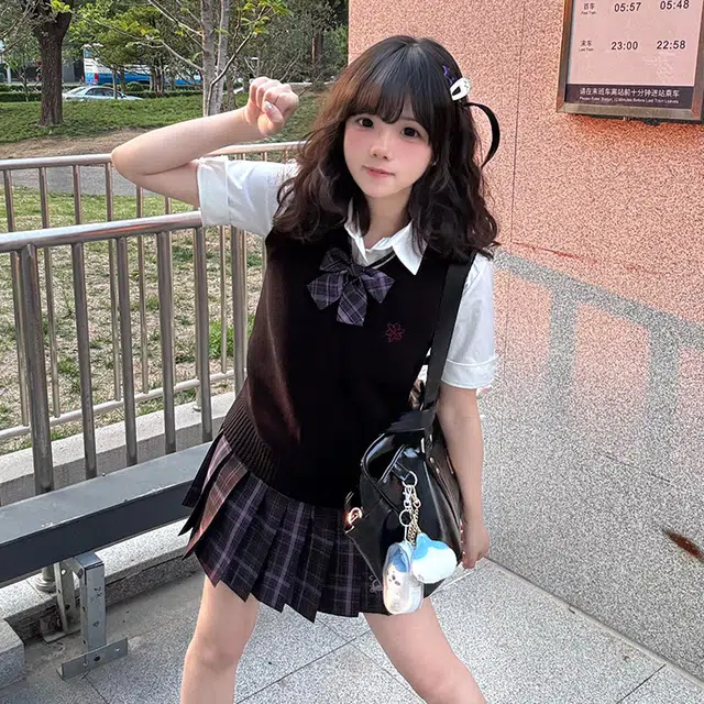 兔半眠 简约时尚通勤马甲纯色短袖衬衫格子半身裙制服 女款