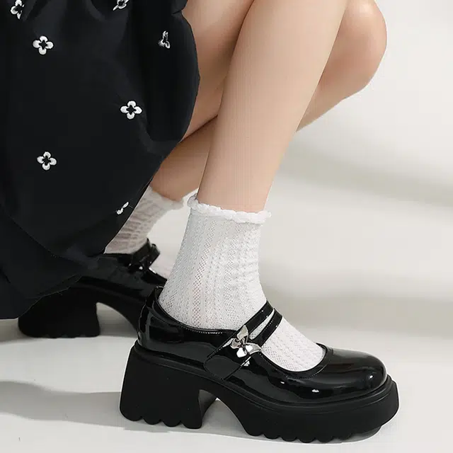 DAPHNE PU 5.6cm