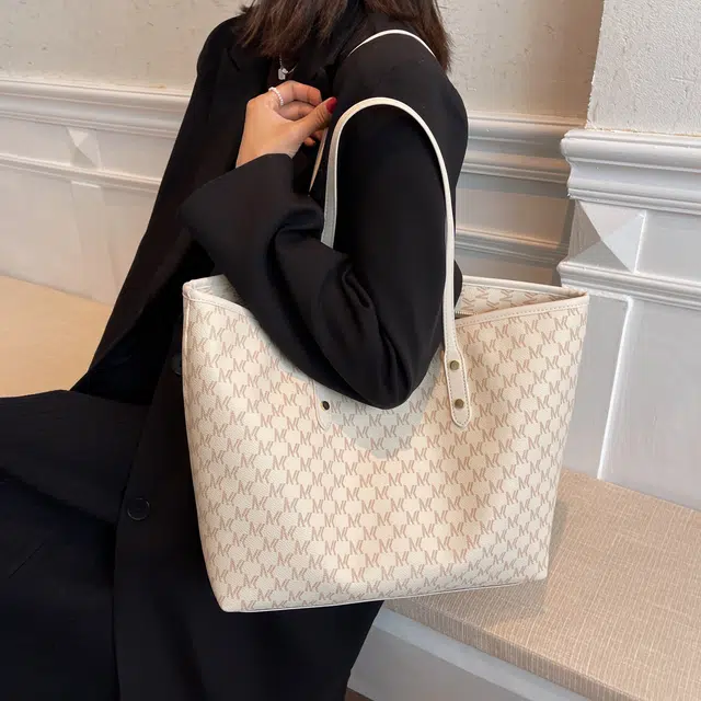 GOBLIN SHARKS 1759 pu Tote