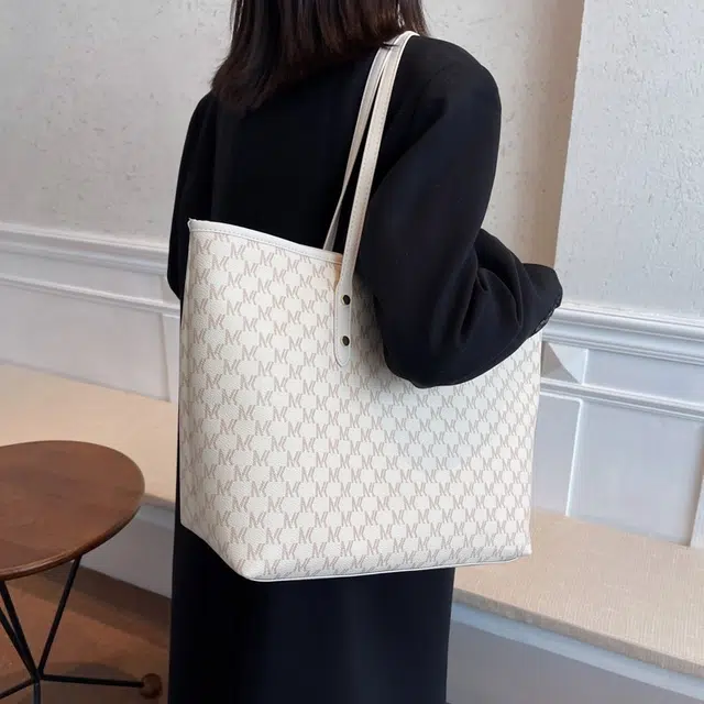 GOBLIN SHARKS 1759 pu Tote